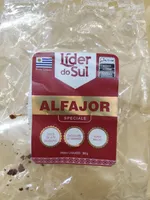 Alfajor recheado com doce de leite coberto com chocolate