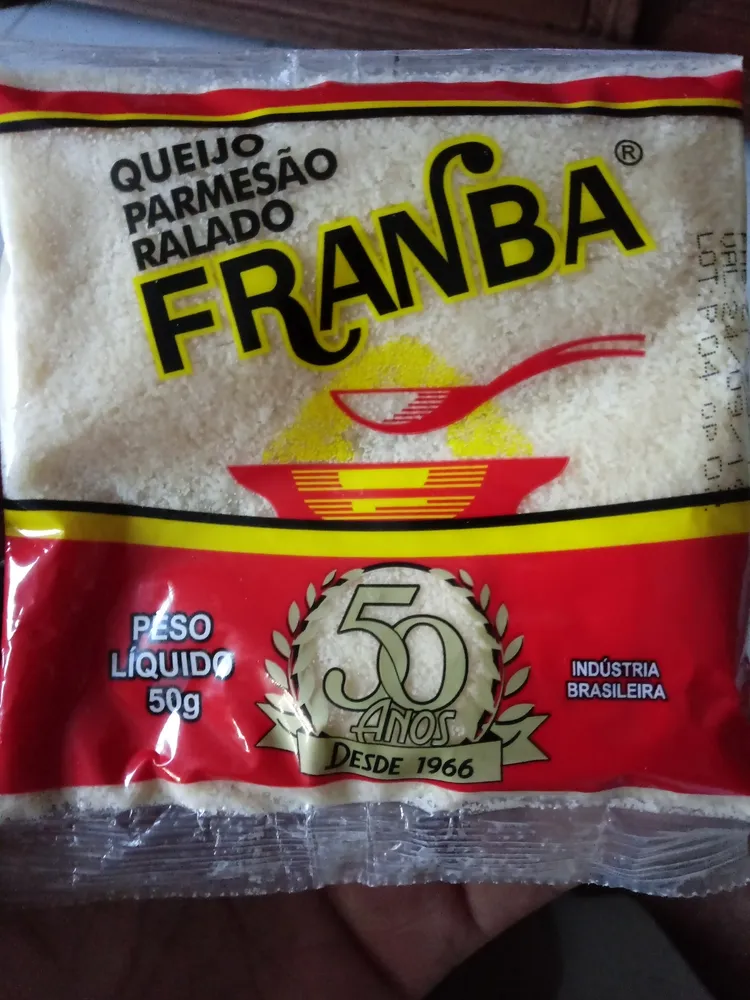 Queijo parmesão ralado