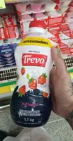 Iogurte parcialmente desnatado com preparo de fruta de morango