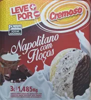 Sorvete sabor chocolate, creme e nata com cobertura sabor chocolate meio amargo