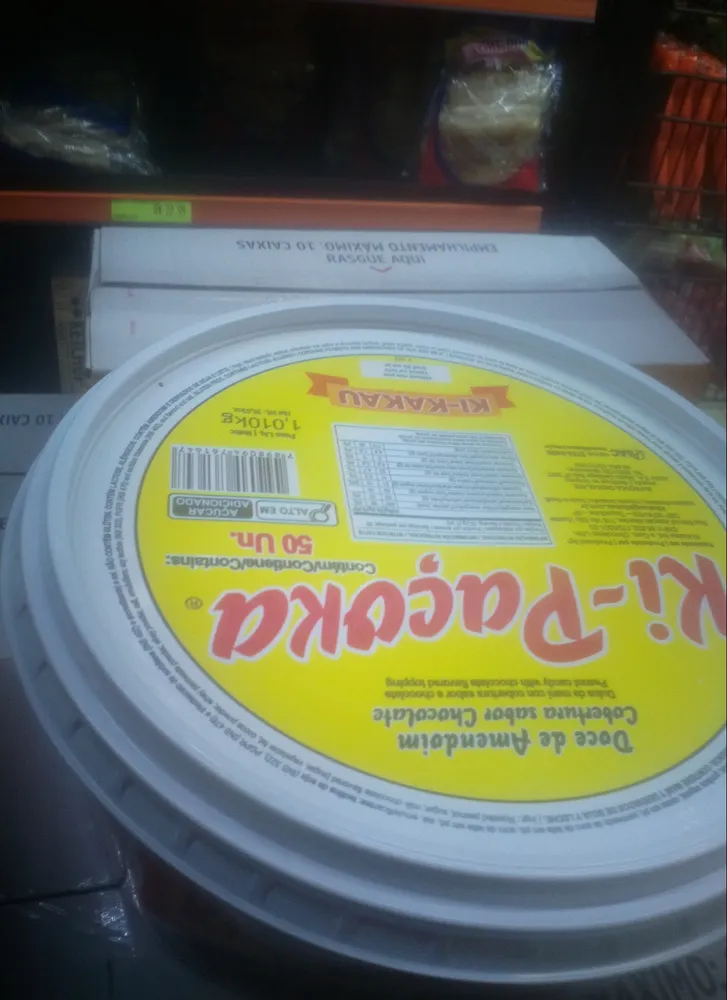Paçoca de amendoim com cobertura de chocolate