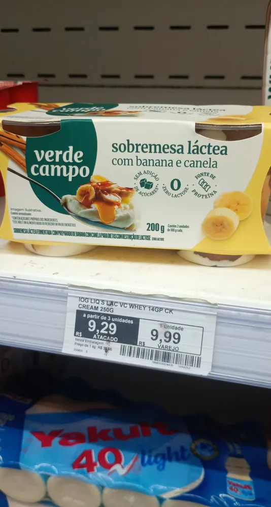 Sobremesa verde campo banana e canela