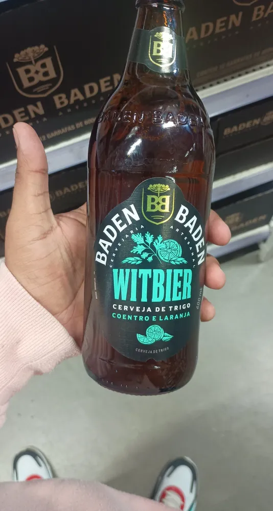 Cerveja Witbier Coentro E Laranja Baden Baden Garrafa 600ml