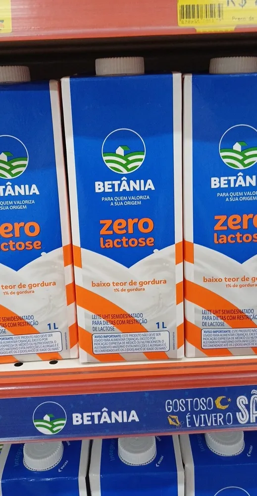 Leite semidesnatado Betânia