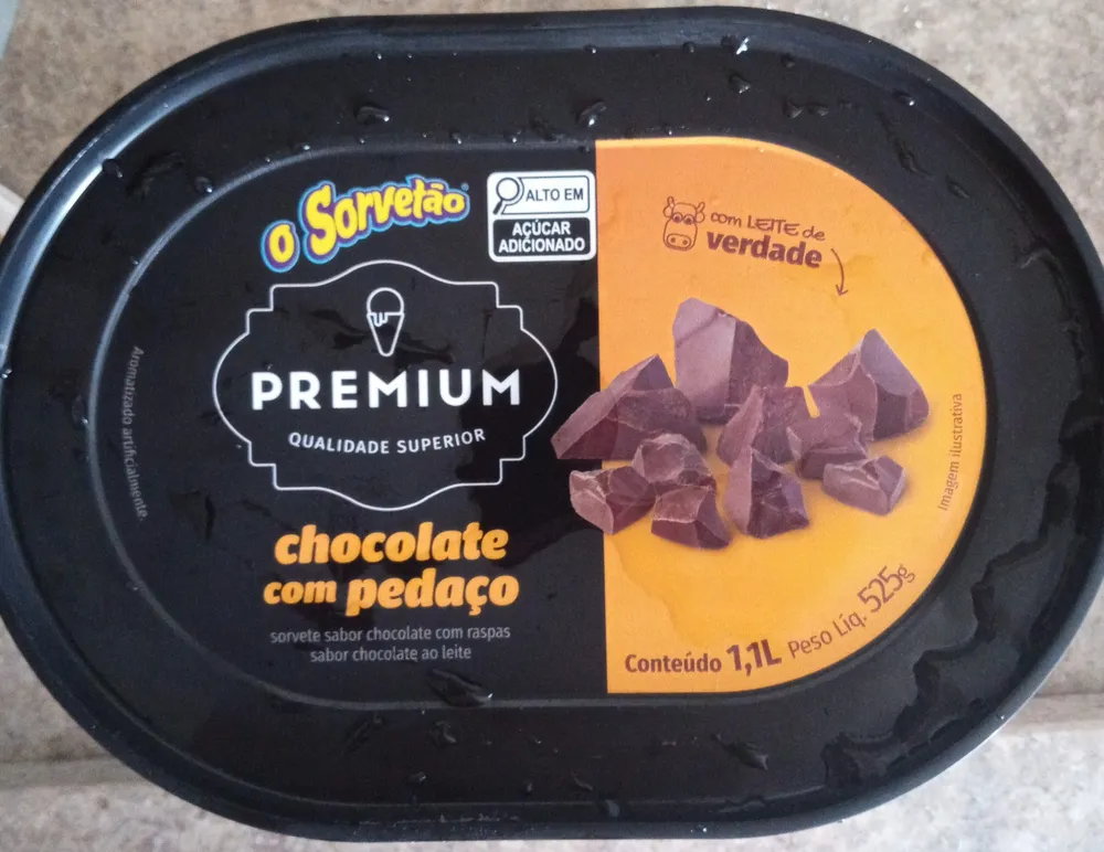 Chocolate com pedaço