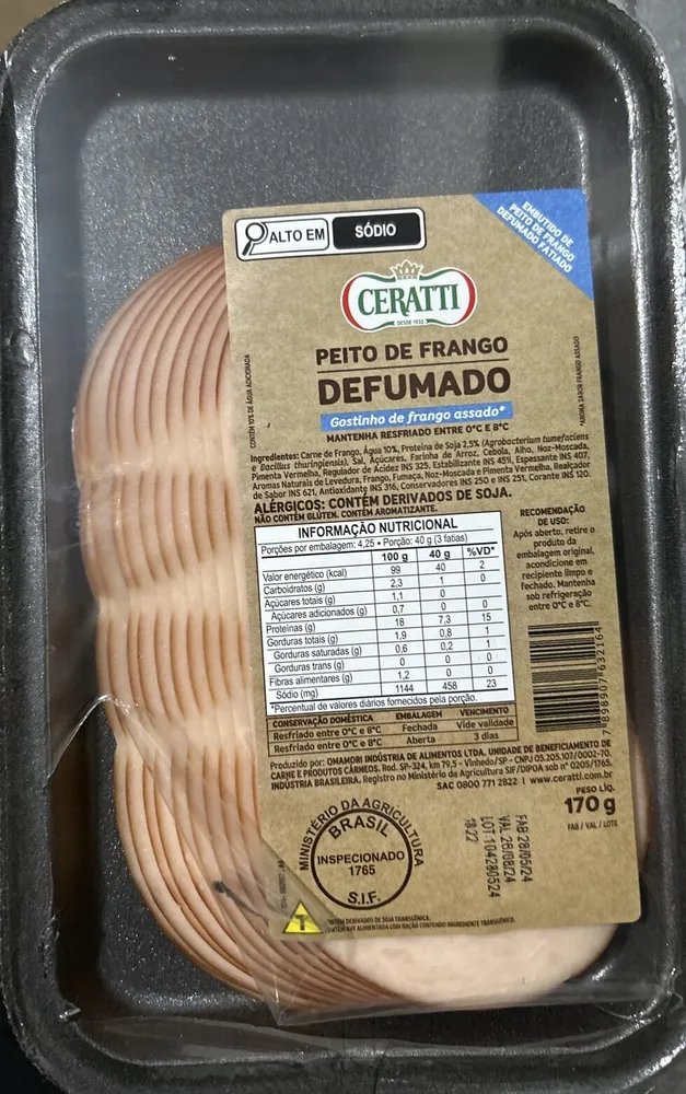 Peito de frango defumado