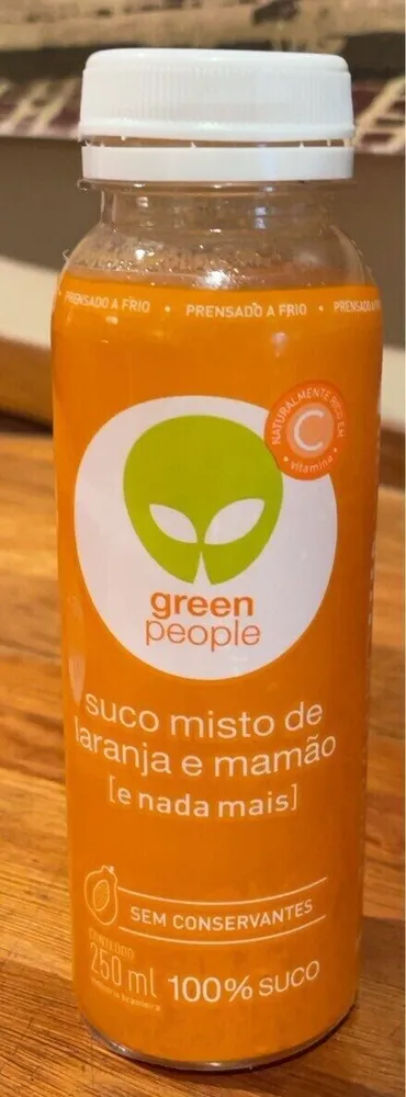 Suco misto de laranja e mamão