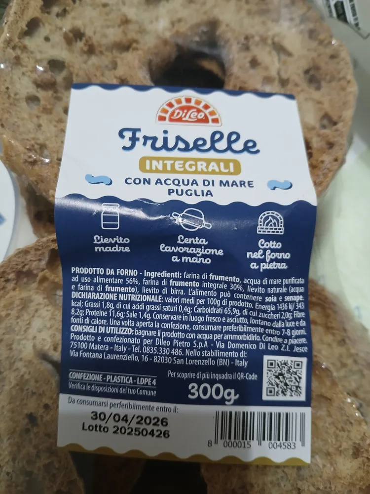 Friselle integrali con acqua di mare Puglia