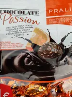 Dark chocolate pralinés with orange