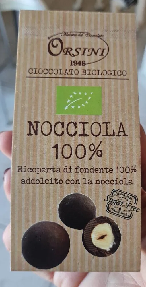Nocciola bio ricoperta di cioccolato bio fondente 100