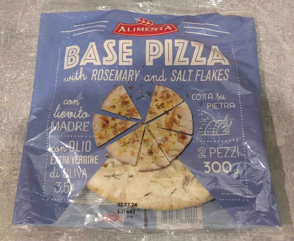 Base pizza with rosemary and salt flakes