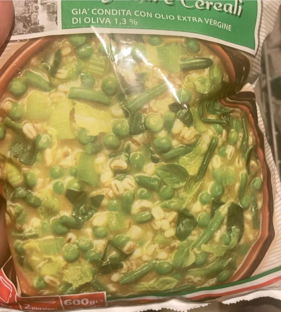 Zuppa di cereali e vegetali