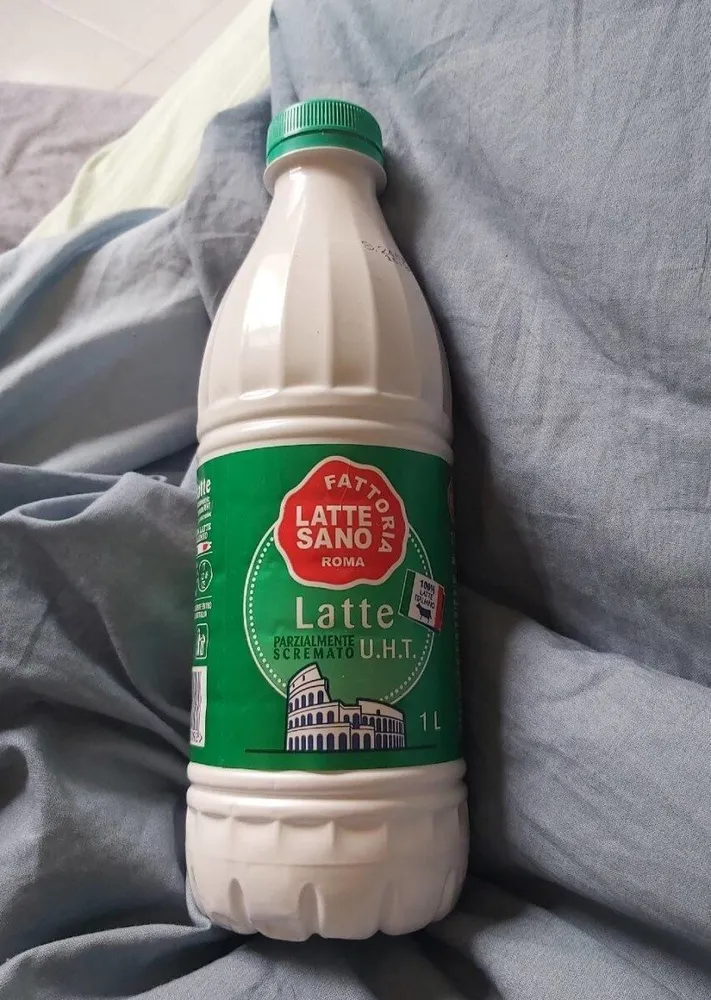 Latte U.H.T parziale scremato
