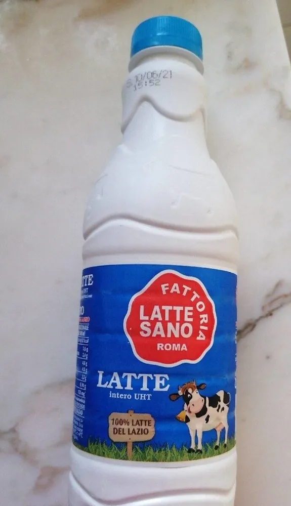 Latte intero UHT Lunga conservazione