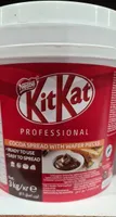 Cocoa spread with wafer pieces