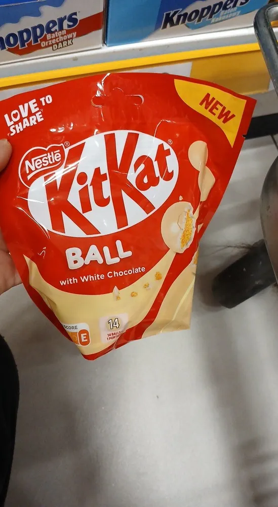 KitKat BALL with White Chocolate
