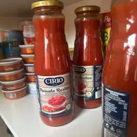 Tomaten-Sauce passiert