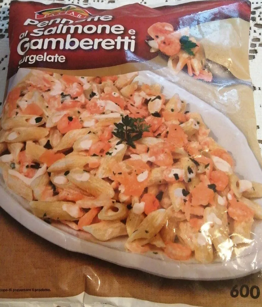 Penne al salmone e gamberetti surgelati