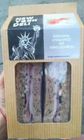 Salmone, crescenza ed erba cipollina
