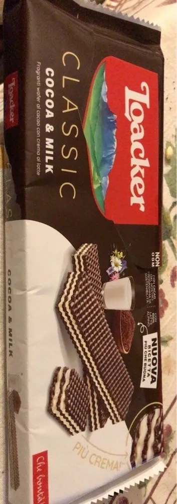 Wafer al cacao con crema al latte