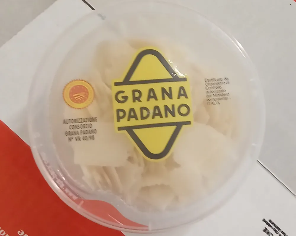 Grana padano a scaglie