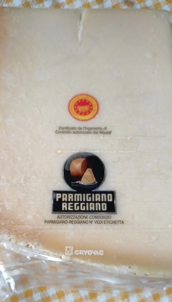 Formaggio parmigiano dop