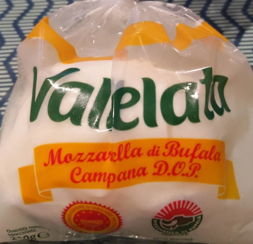 Mozzarella di bufala campana D.O.P.