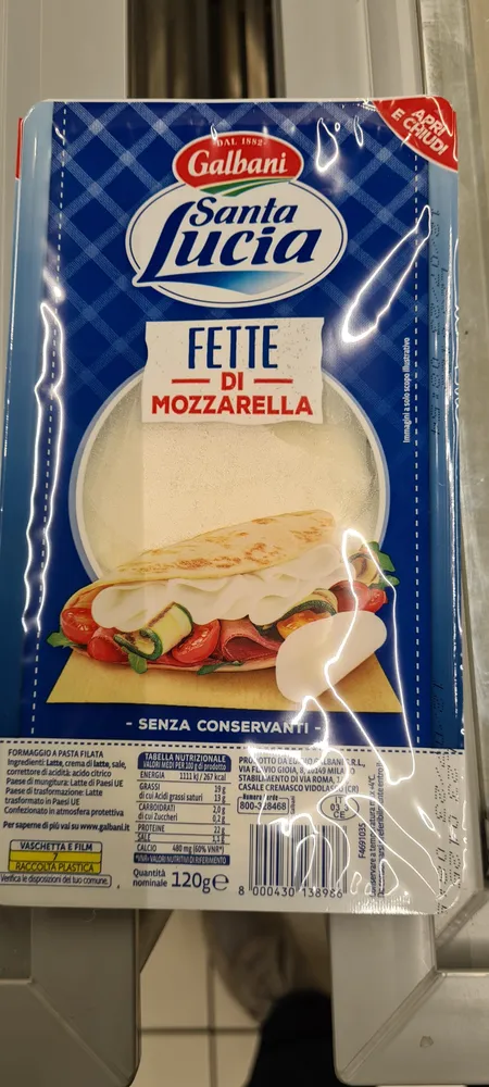 Fette di mozzarella