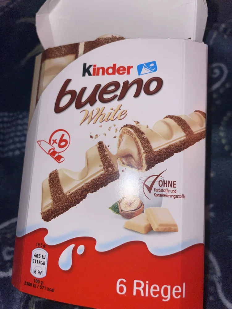 kinder bueno white