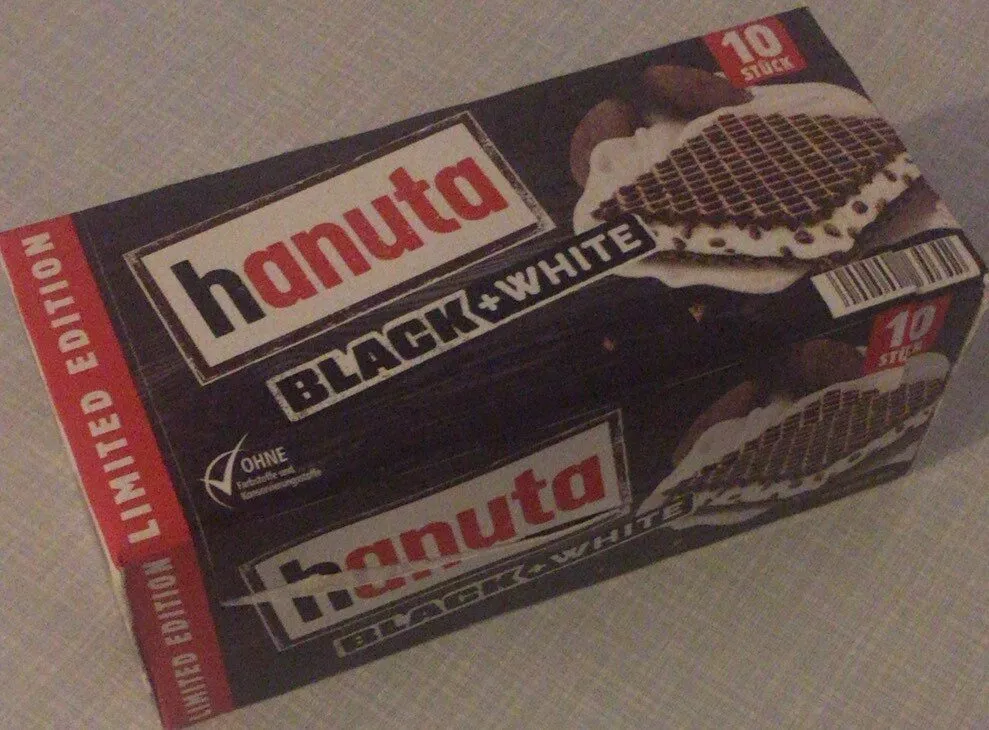 hanuta black & white