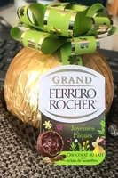 Chocolat au lait avec éclats de noisettes