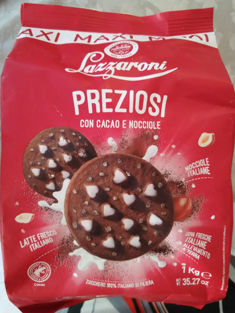 Preziosi con cacao e nocciole
