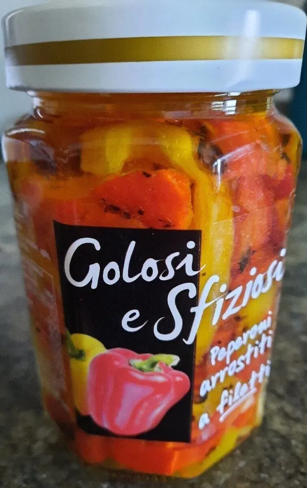 Golosi e sfiziosi peperoni arrostiti a filetti