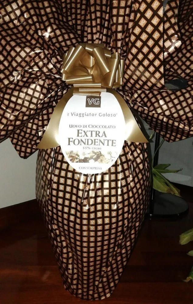 Uovo di pasqua: cioccolato extra fondente (cacao 55% minimo)
