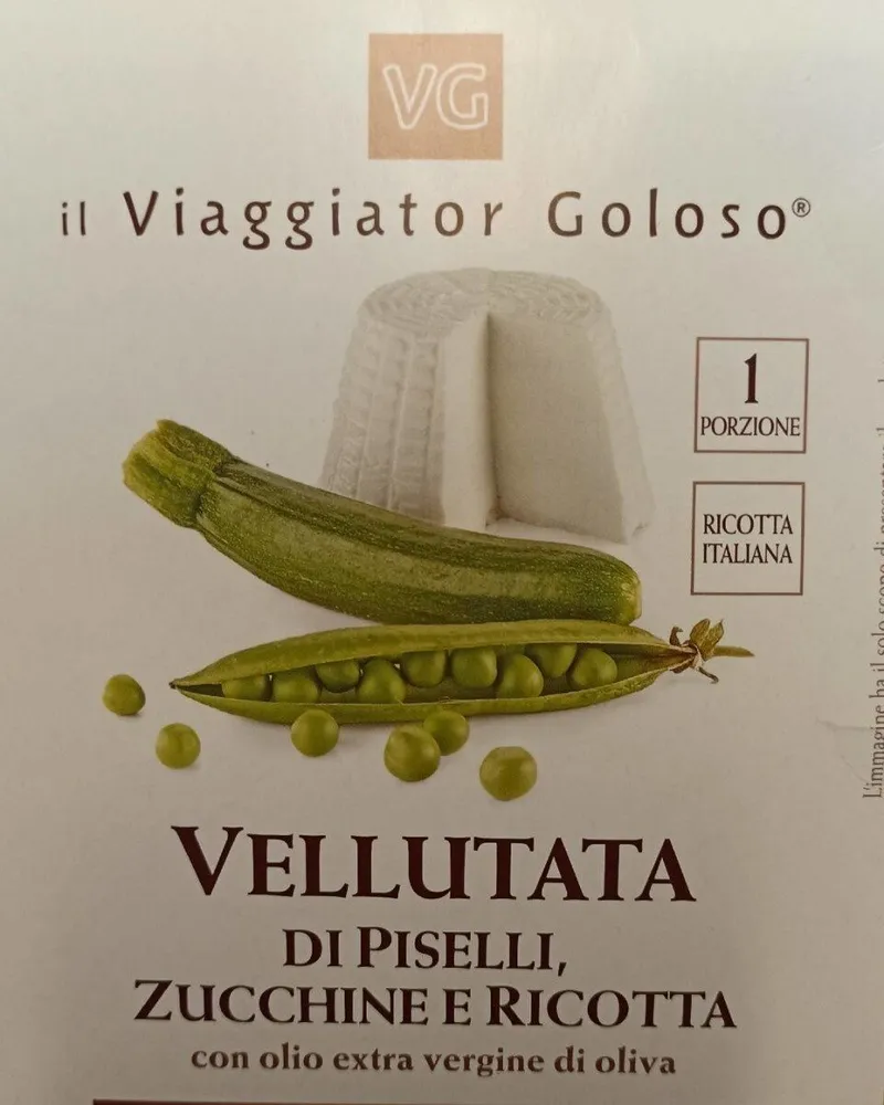 Vellutata di piselli, zucchine e ricotta