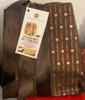 Pandoro di Vetona con gocce di cioccolato