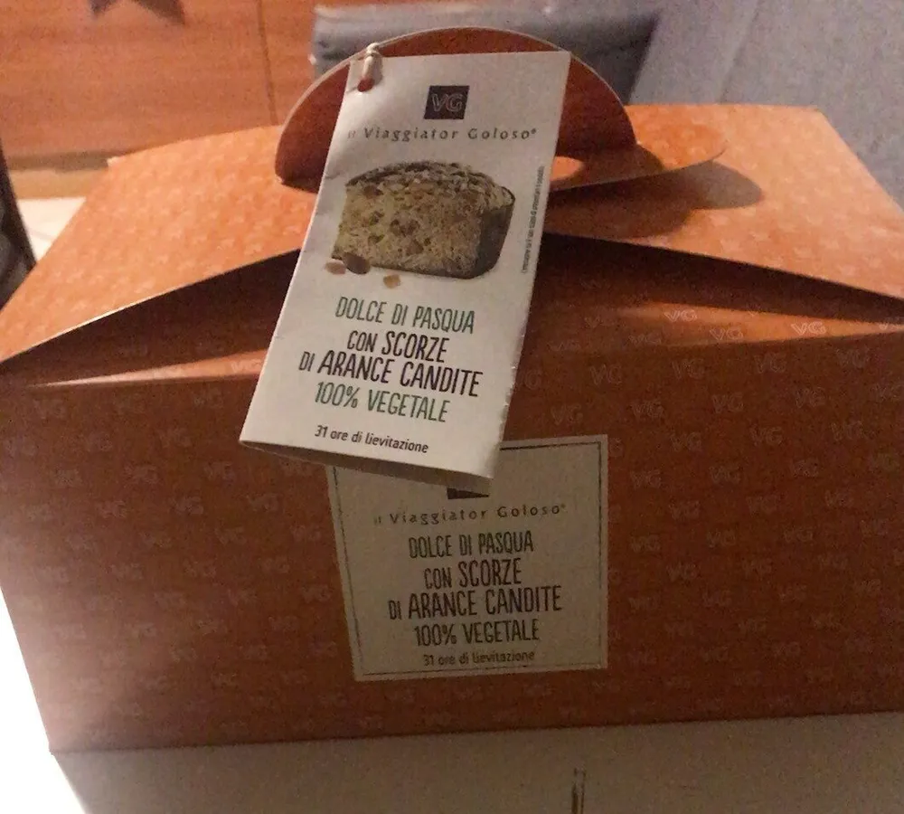 Dolce di pasqua con scorze di arance candite 100% vegetale