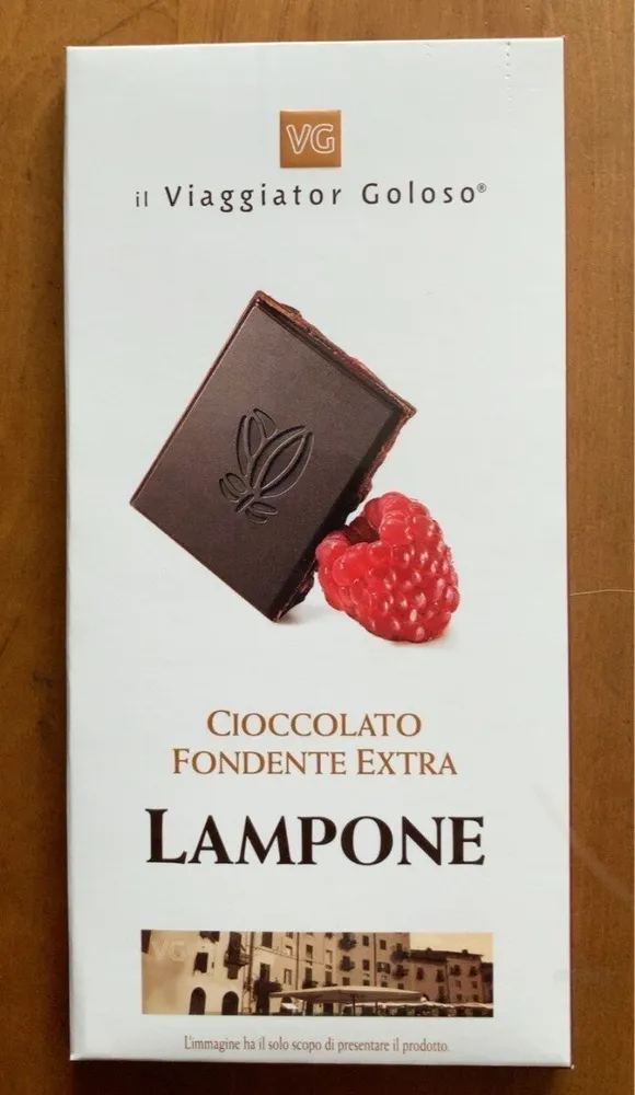 Cioccolato fondente extra con lamponi