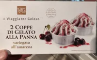 Coppa di gelato alla panna variegato all’amarena