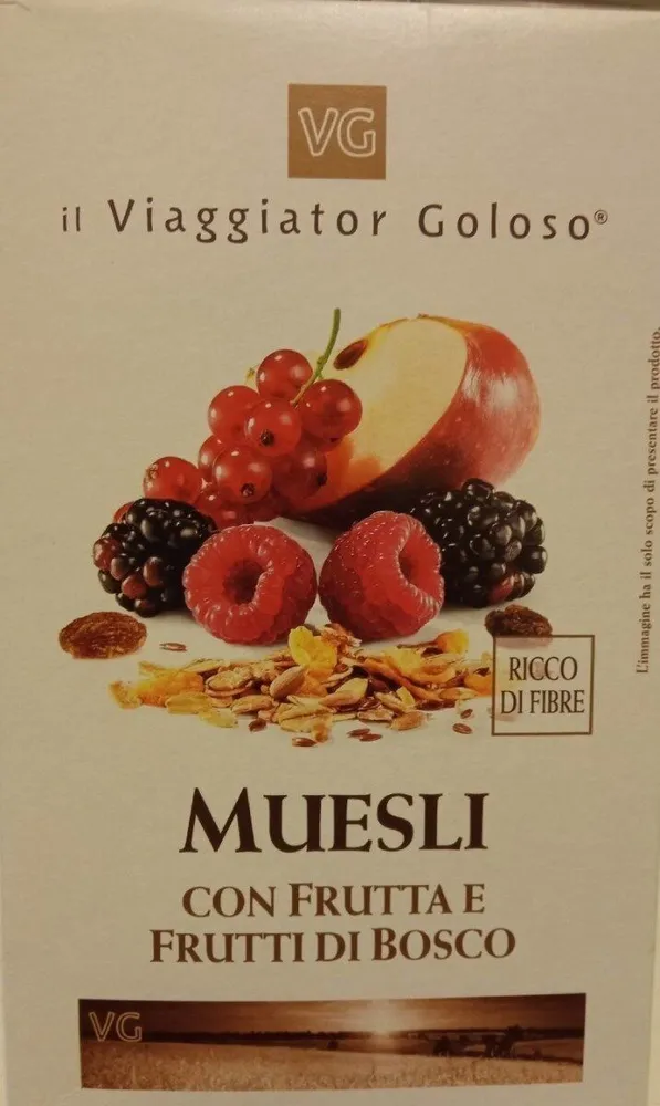 Muesli con frutta e frutti di bosco