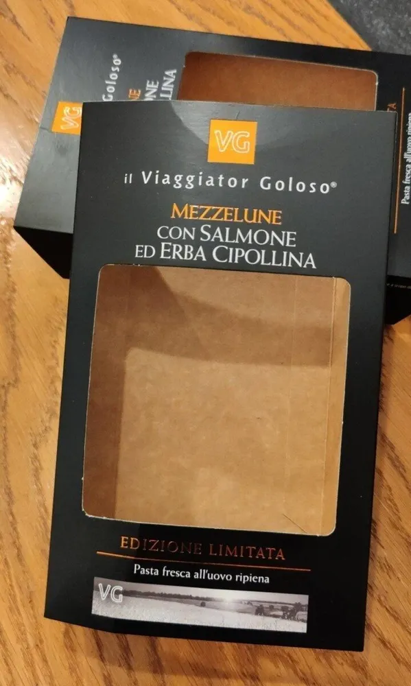 Mezzelune con salmone ed erba cipollina