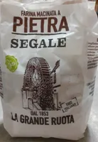 Farina macinata a pietra segale
