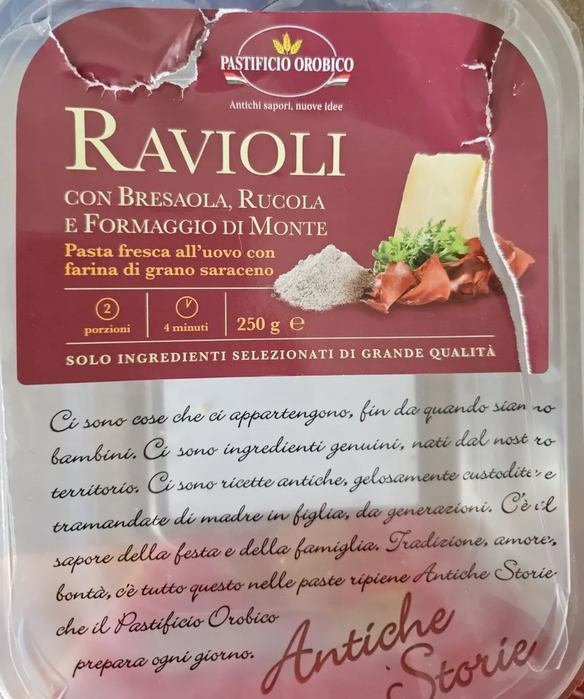 Ravioli Con Bresaola, Rucola E Formaggio Di Monte