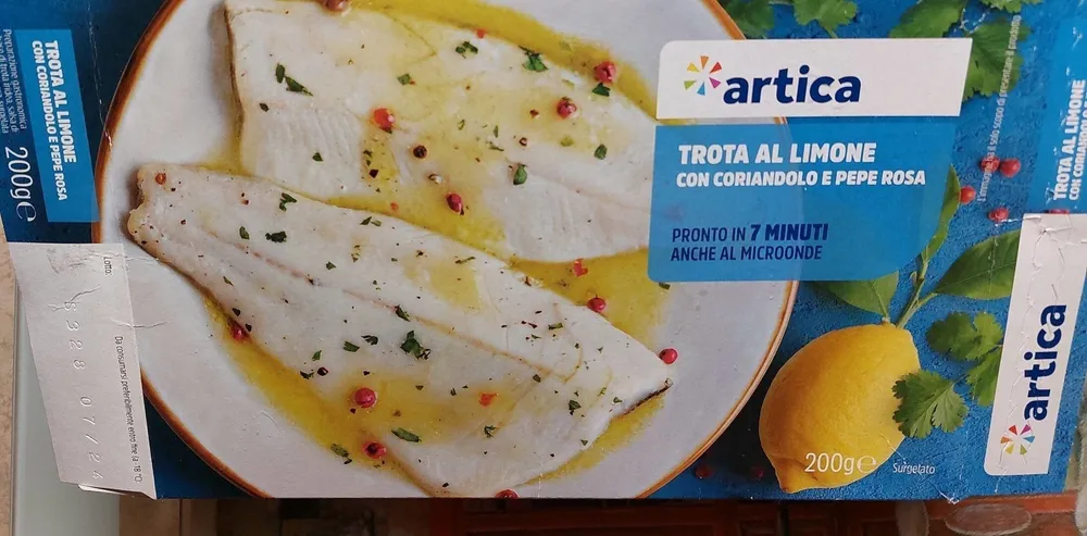 Trota al limone con coriandolo e pepe rosa