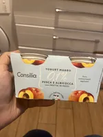 Yogurt magro 0% pesca e albicocca con frutta in pezzi