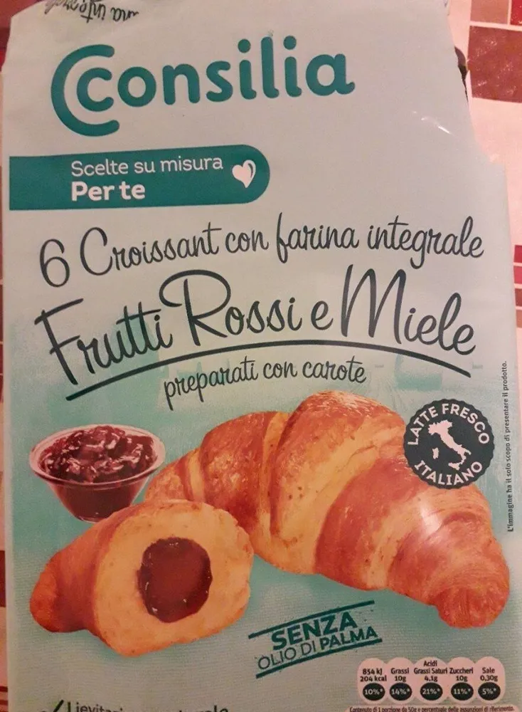 Croissant con farina integrale frutti rossi e miele