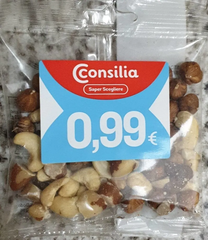 Misto di frutta secca ed essiccata