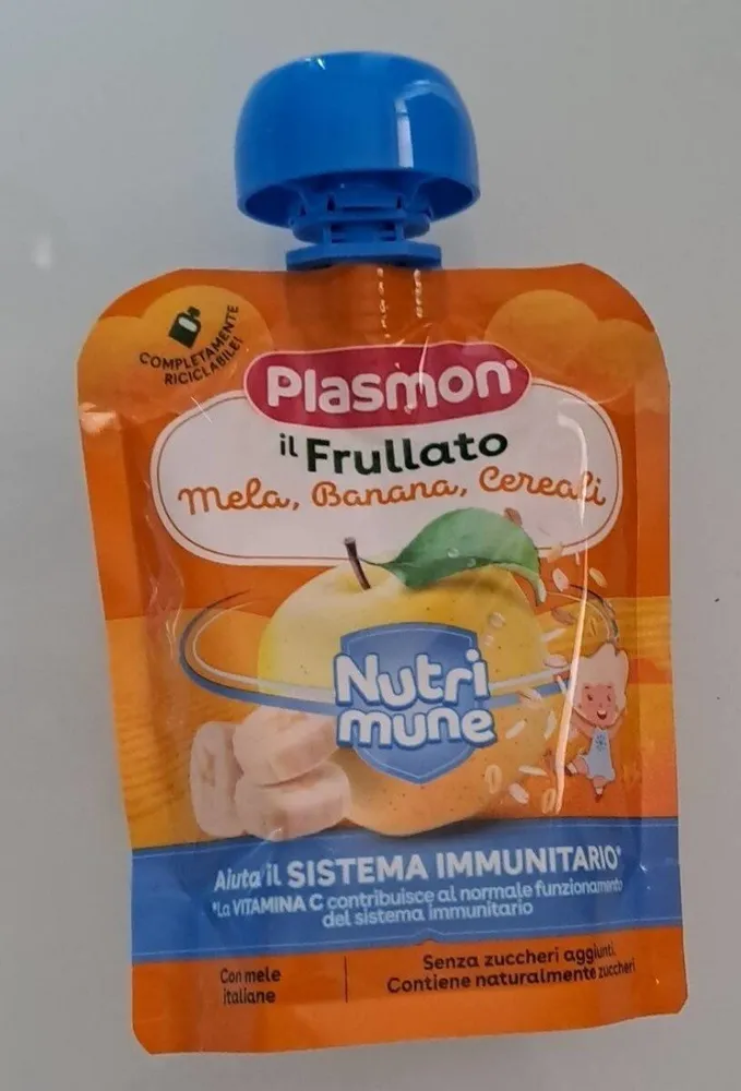 Il frullato mela, banana, cereali