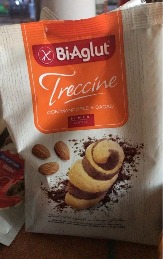 treccine con mandorle e cacao