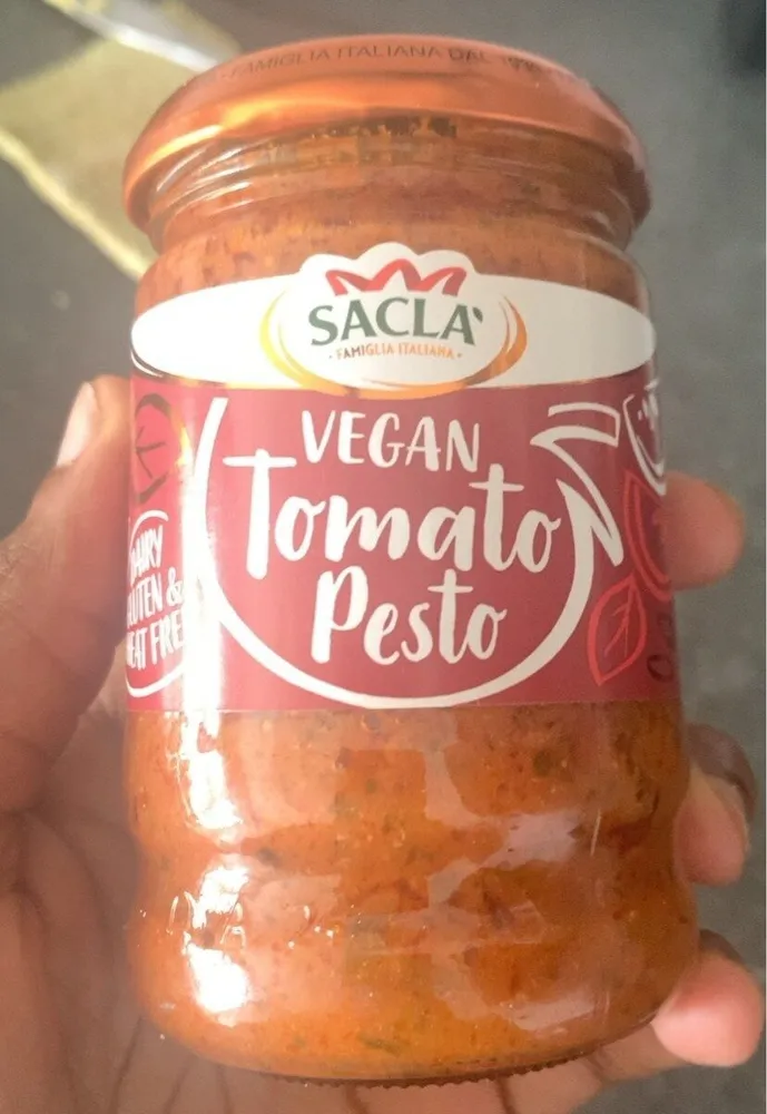 Vegan tomato pesto